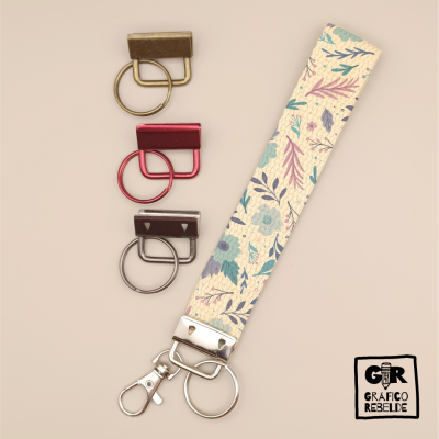 ¡Un llavero que es pulsera! Práctico, cómodo y con diseños originales. Elije el color del cierre y anilla a tu gusto.