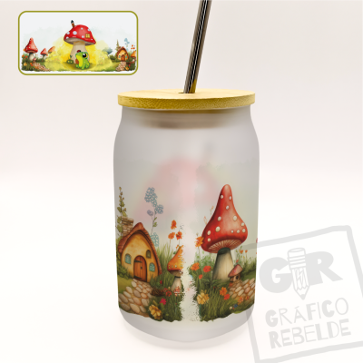 Detalle de la tapa de bambú y pajita de acero en el vaso ilustrado original.