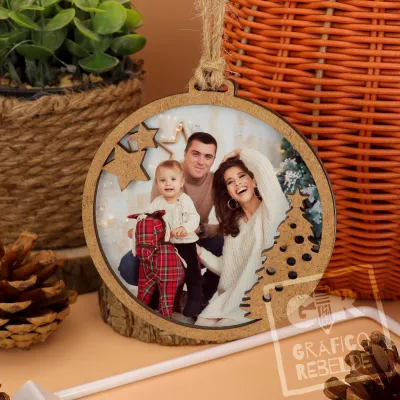 Bola de Navidad de madera personalizada con foto.